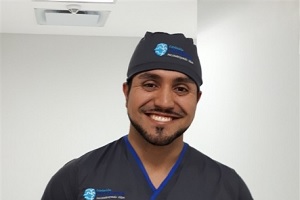Dr. Mauricio García