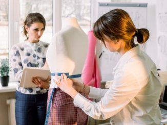 women studying Styling Schools in Mexico