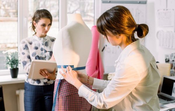women studying Styling Schools in Mexico