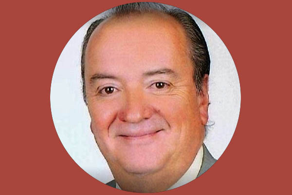 Dr. Enrique Camarena Robles